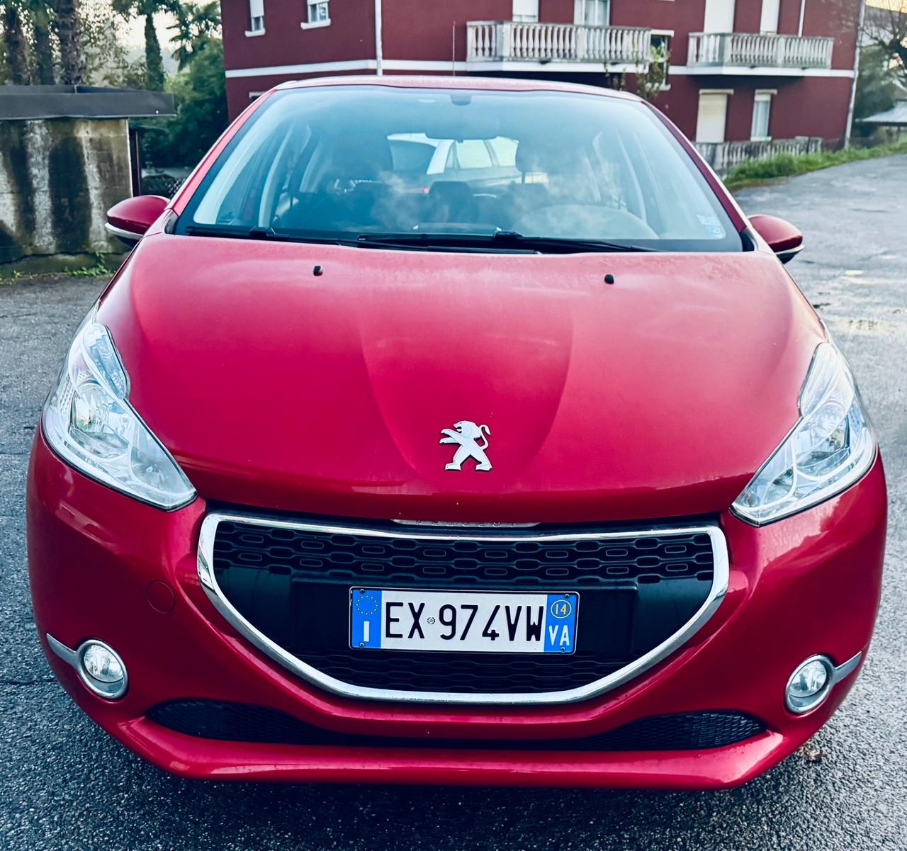 Peugeot 208 1.4 HDi 68 CV 5 porte Allure