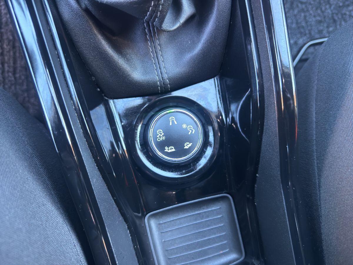 PEUGEOT - 2008 - 1.6 BlueHDi 102cv Black Matt bianco perla