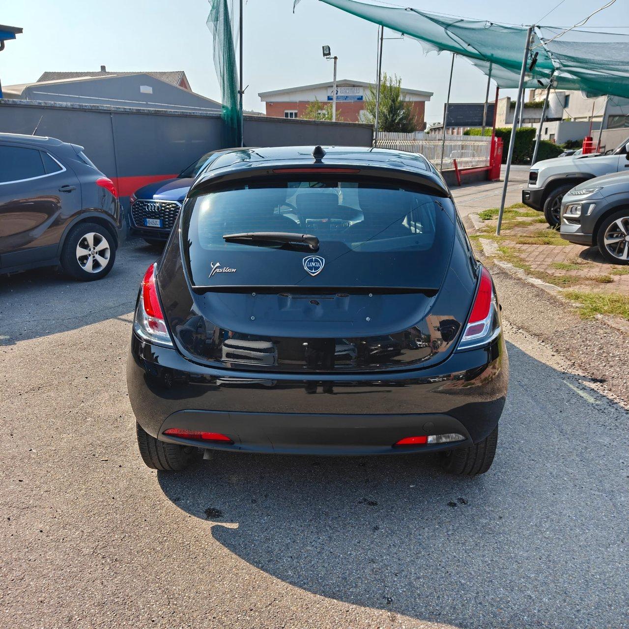 LANCIA Y Ypsilon 1.0 firefly hybrid Silver s&s 70cv