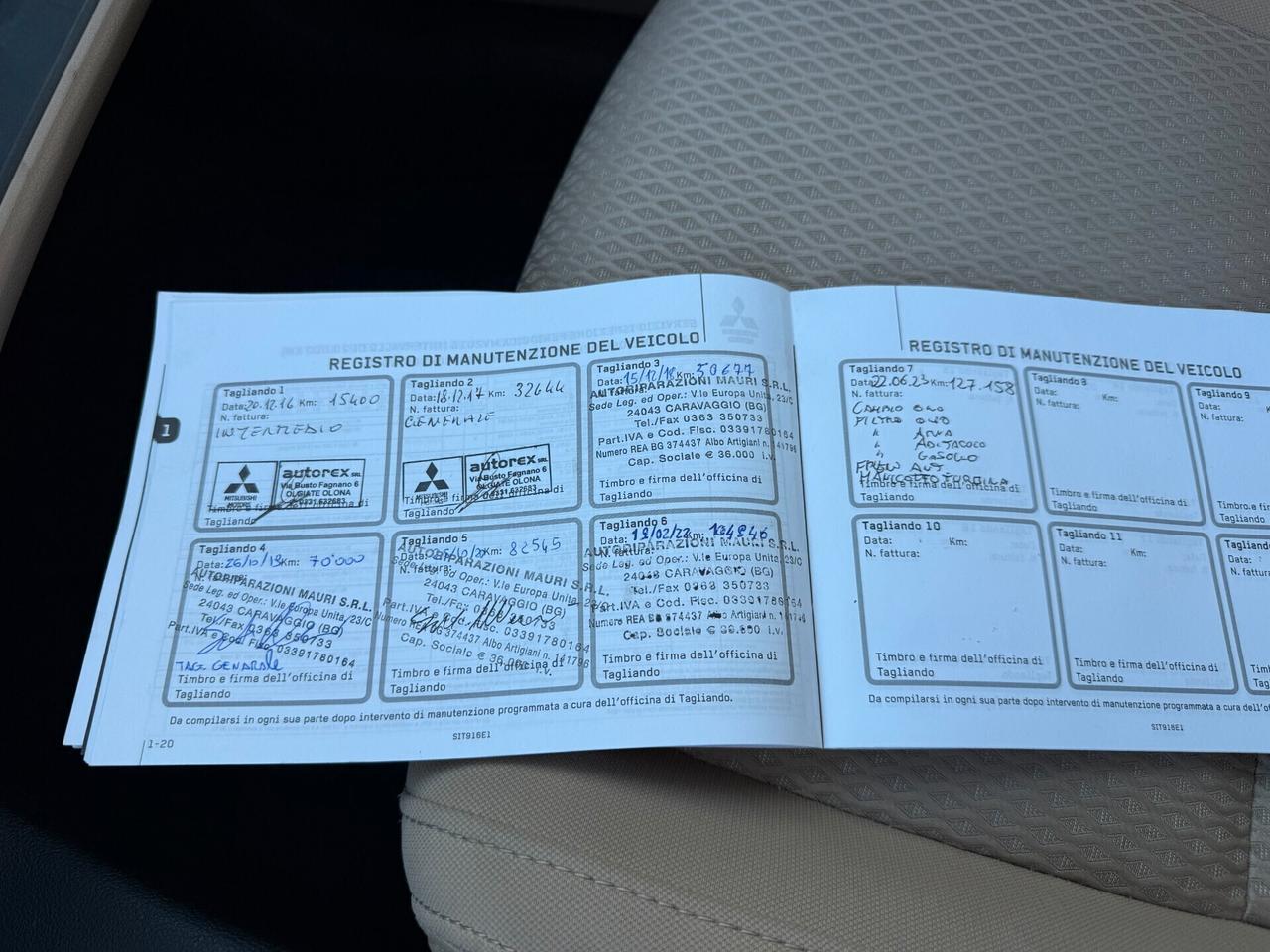 Mitsubishi Outlander 2.2 Plus awd 7 POSTI i auto 4X4