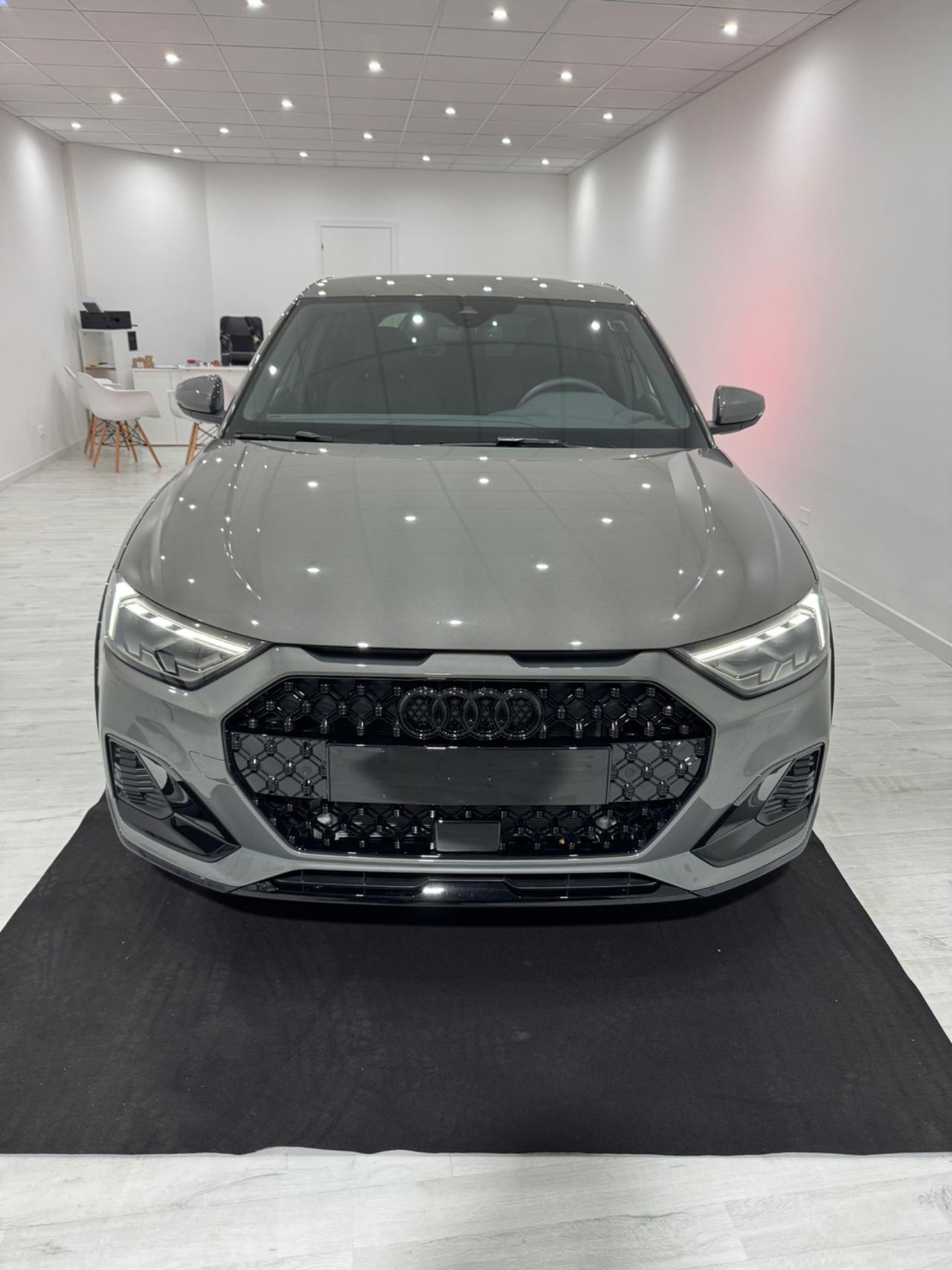 Audi A1 allstreet 30 TFSI Identity Contrast