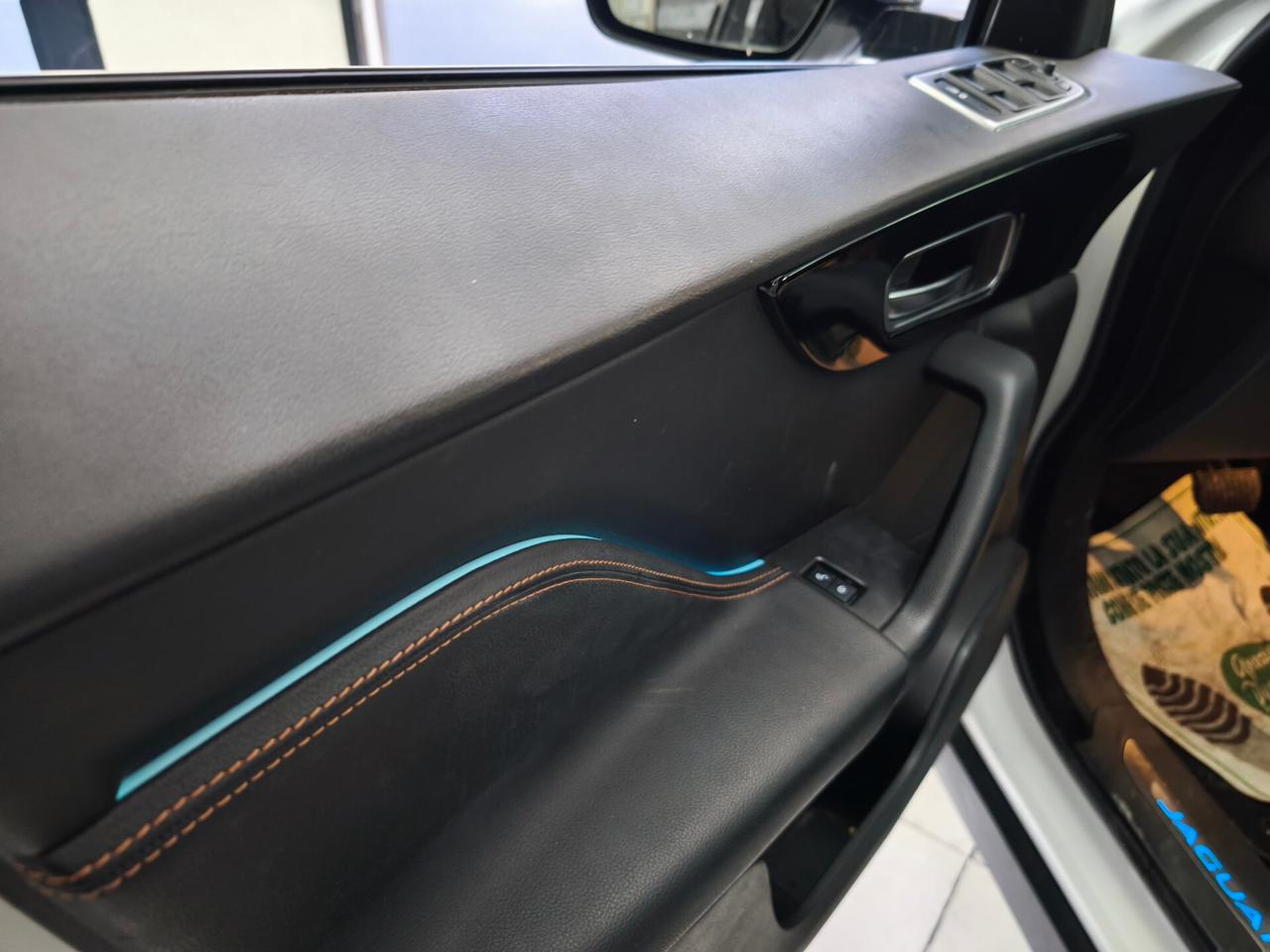 Jaguar F-Pace 2.0 D 180 CV AWD aut. Prestige