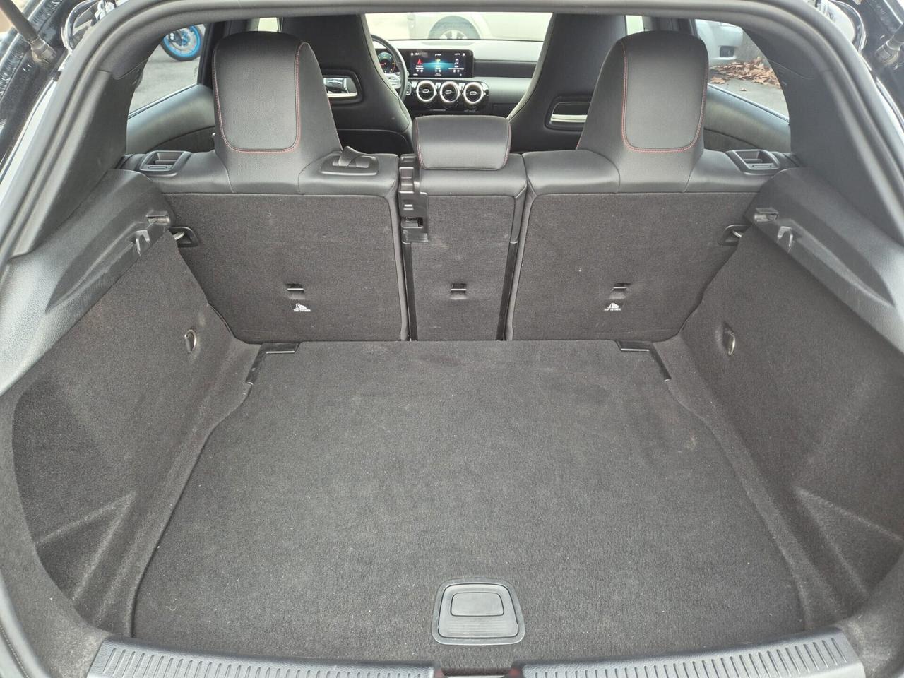 MB A 200 d Autom. PREMIUM AMG E6D