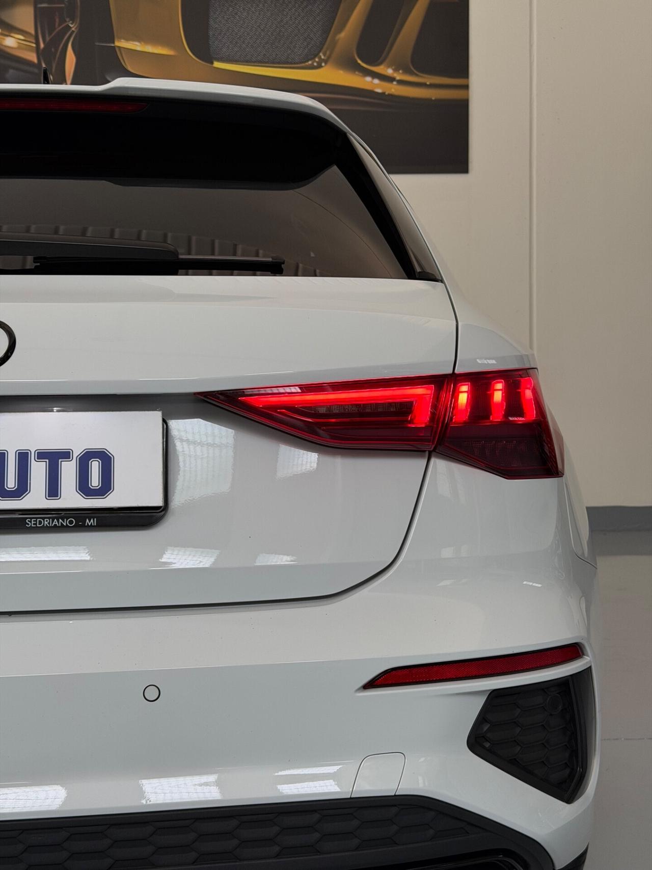 Audi A3 SPB 35 TFSI S tronic line edition Identity Black