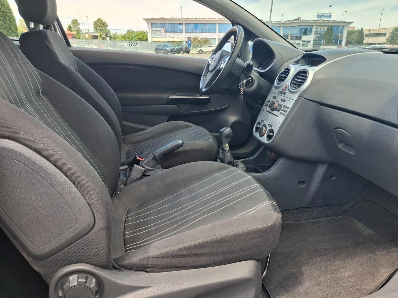OPEL CORSA 1.2 Benzina Sport-OK NEOPATENTATI-