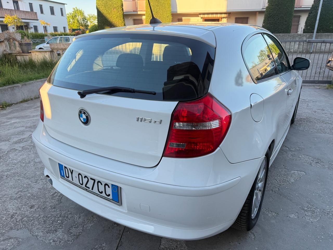BMW SERIE 1 116D 2.0 DIESEL SOLI 77 MILA KM 09