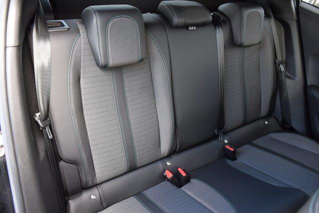 PEUGEOT 2008 BlueHDi 110 S&S Allure