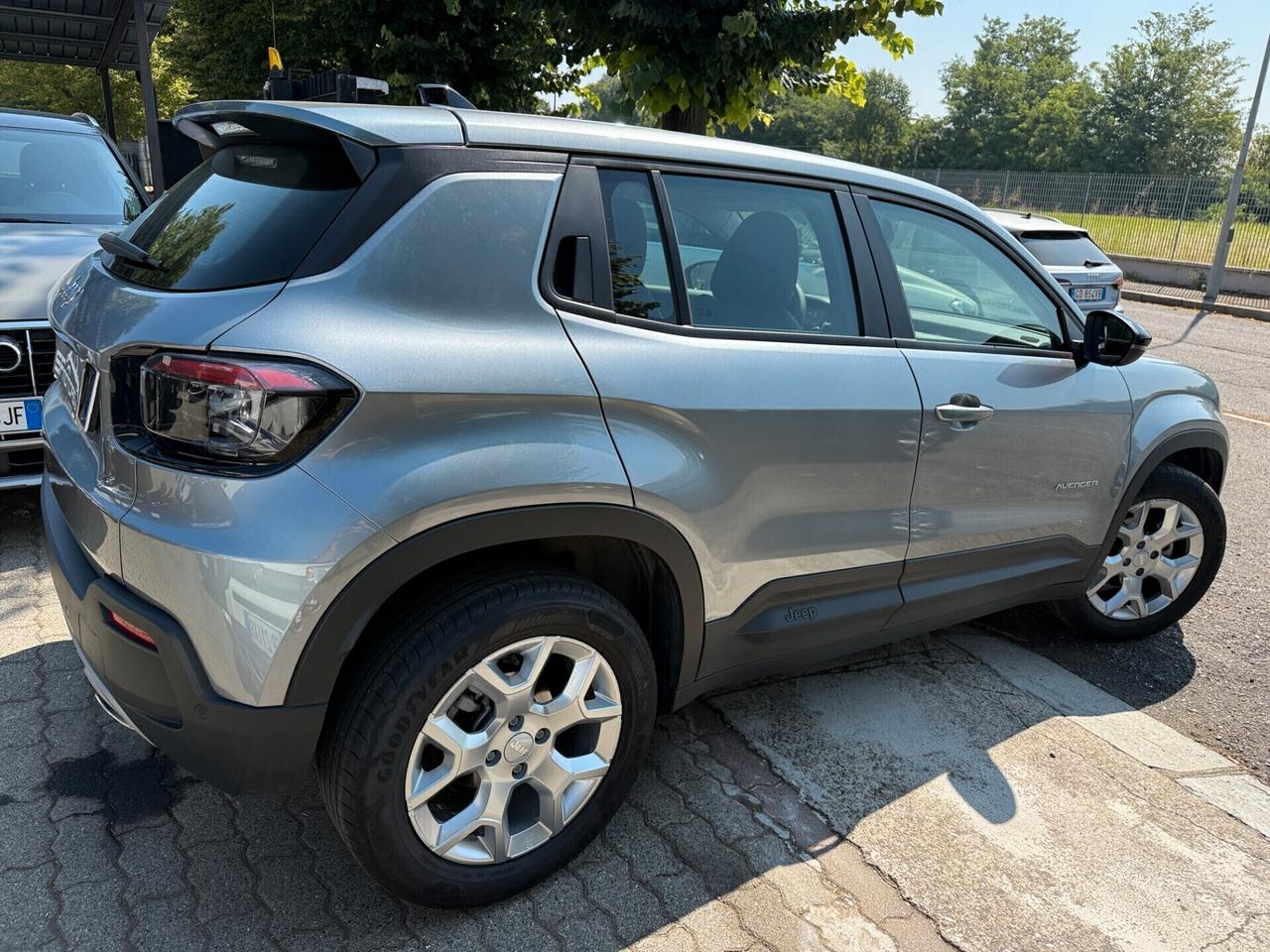 Jeep Avenger 1.2 Turbo 100 CV Summit