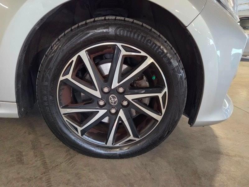 Toyota Yaris 4ª serie 1.5 Hybrid 5 porte Trend
