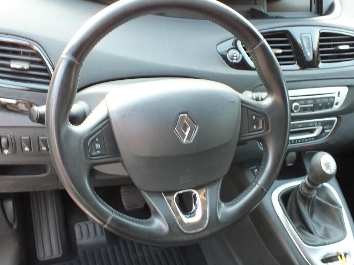 Renault Scenic 1.5 dCi*7 POSTI*UNIPRO*NAVI e BLUETOOTH di SERIE*