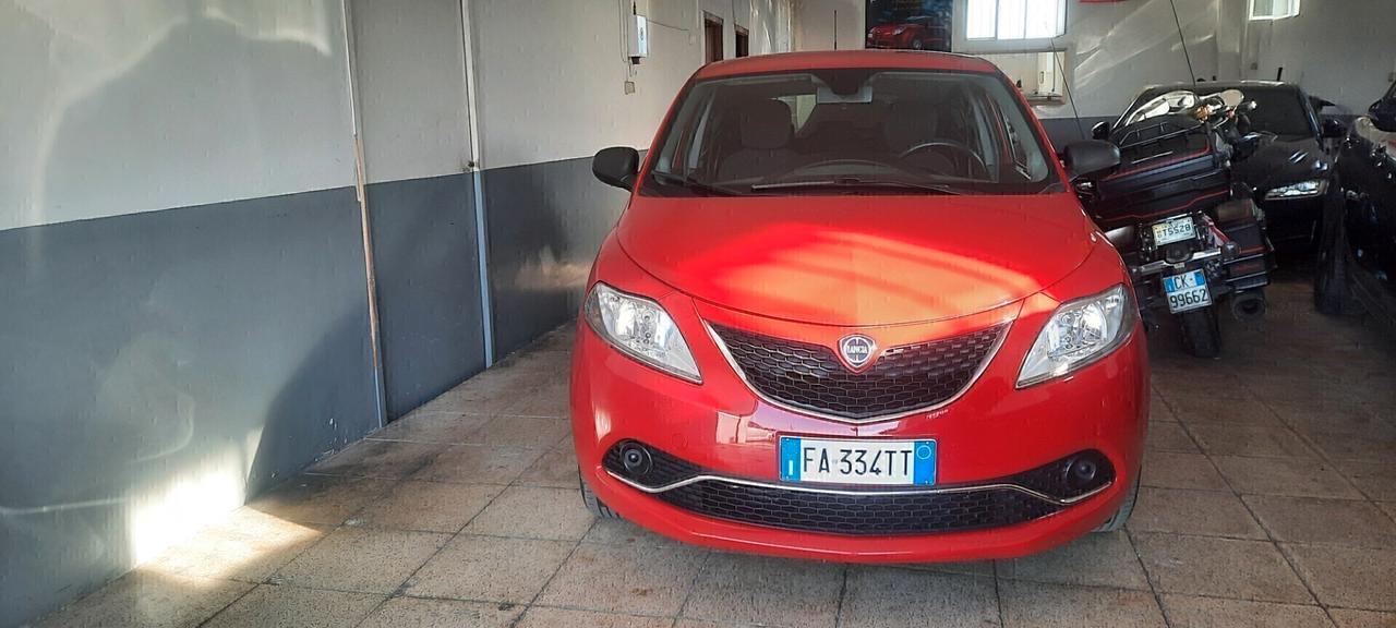 Lancia Ypsilon cc12 benzina anno 2015