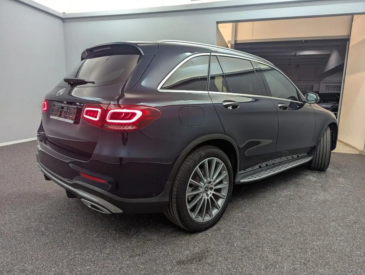 Mercedes-Benz GLC 300 d 4MATIC AMG Line