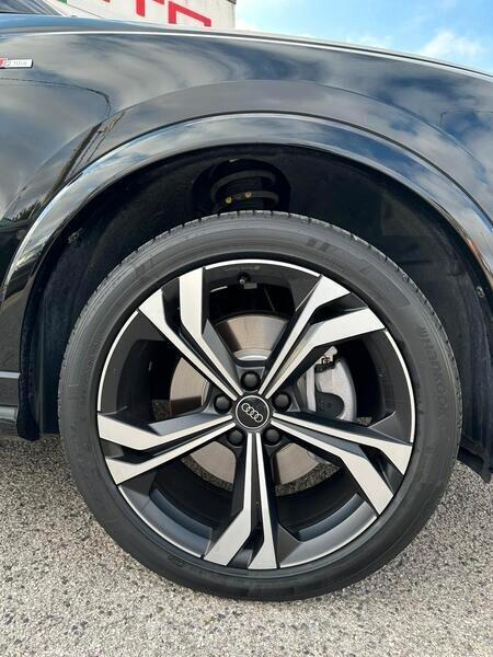 Audi Q3 45 TFSI e S tronic Line Identity Black