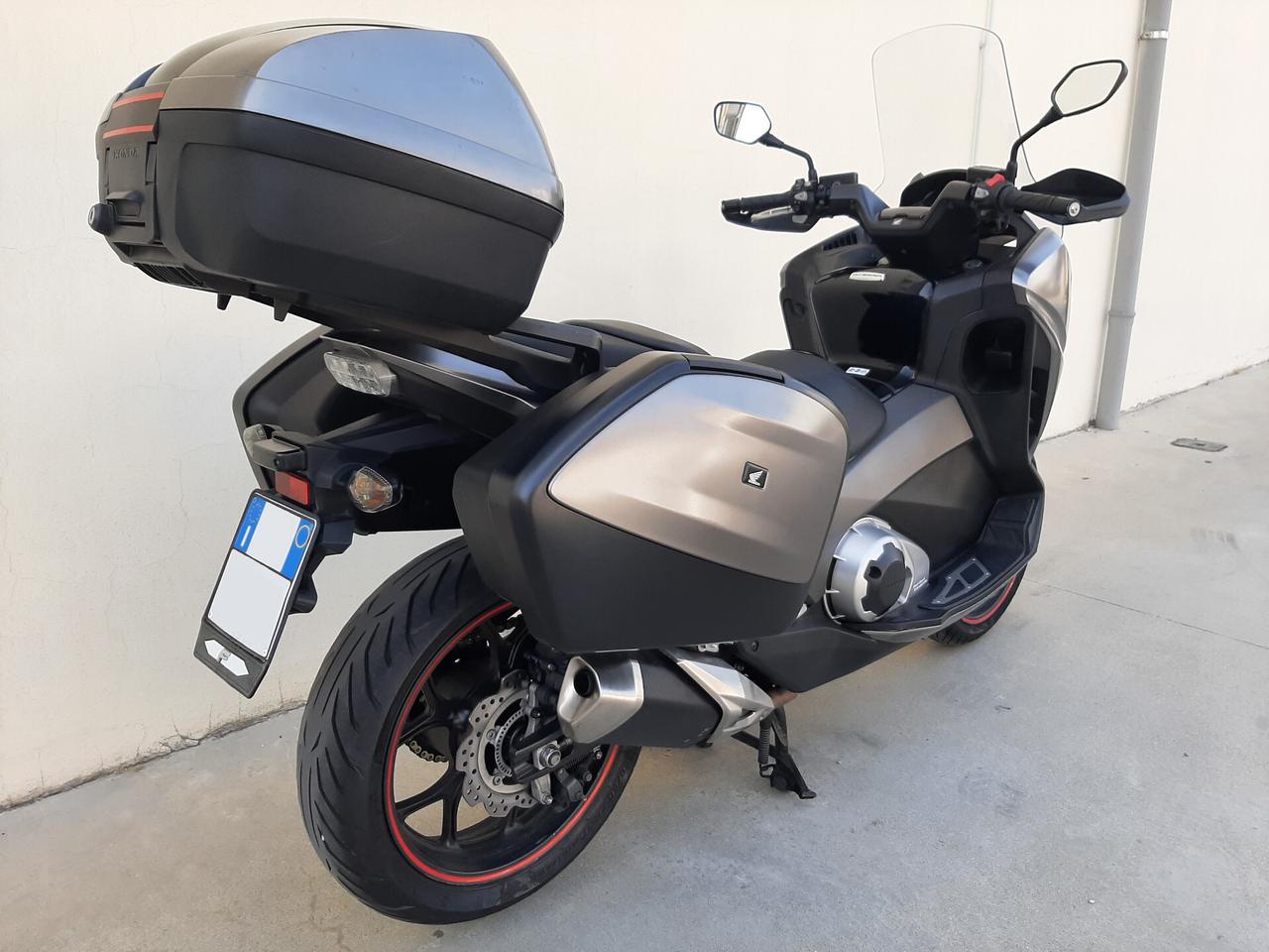 Honda Integra 750 S - ABS