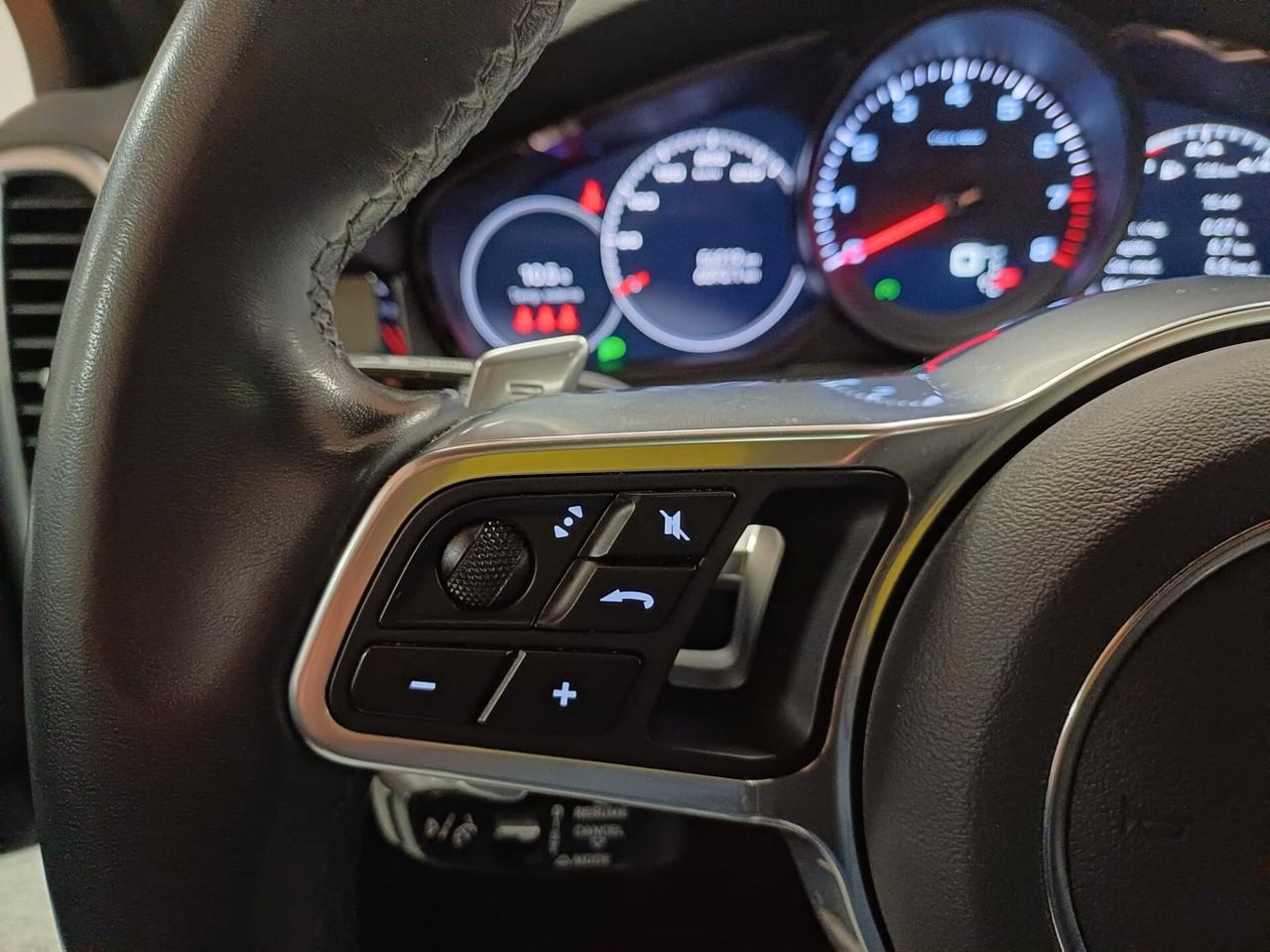 Porsche Cayenne 3.0 V6 Platinum Edition