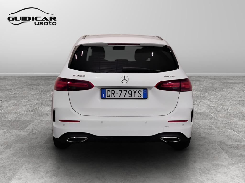 Mercedes-Benz Classe B - W247 2023 - B 250 AMG Line Advanced Plus 4matic auto