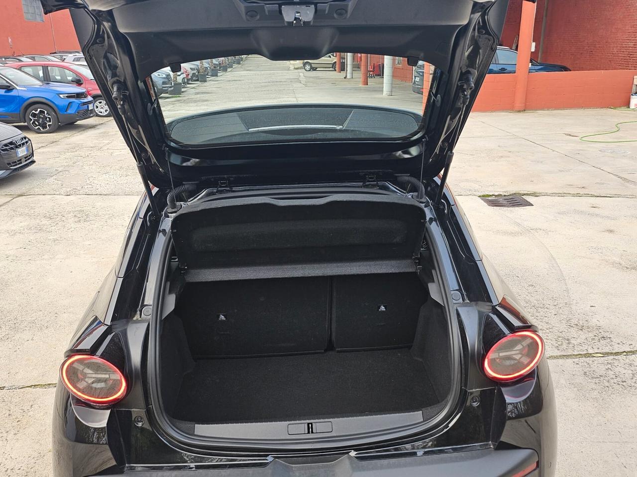 Lancia Ypsilon Hybrid e-DCT