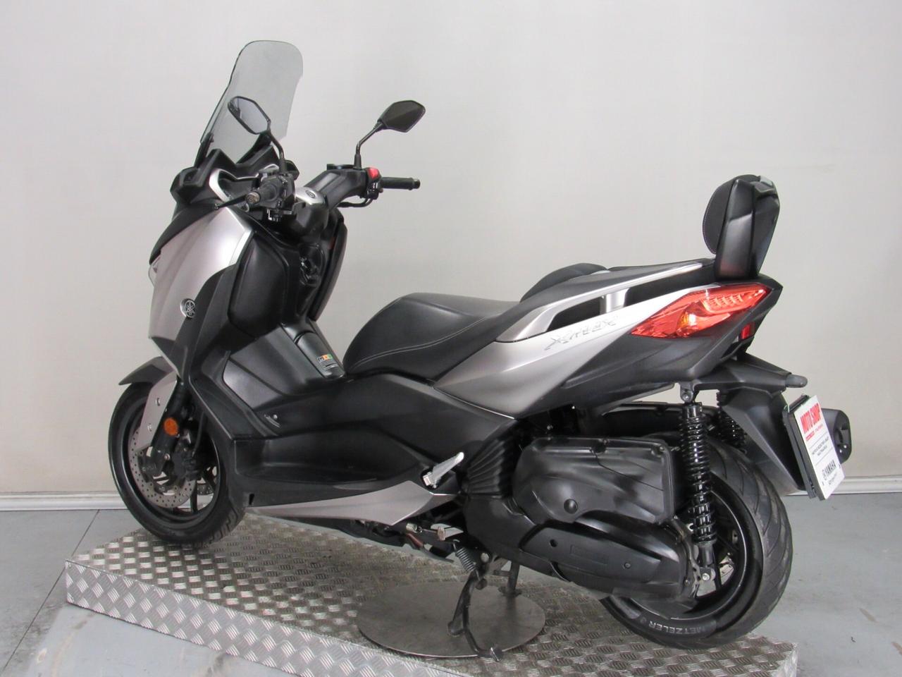 Yamaha X-Max 400 ABS