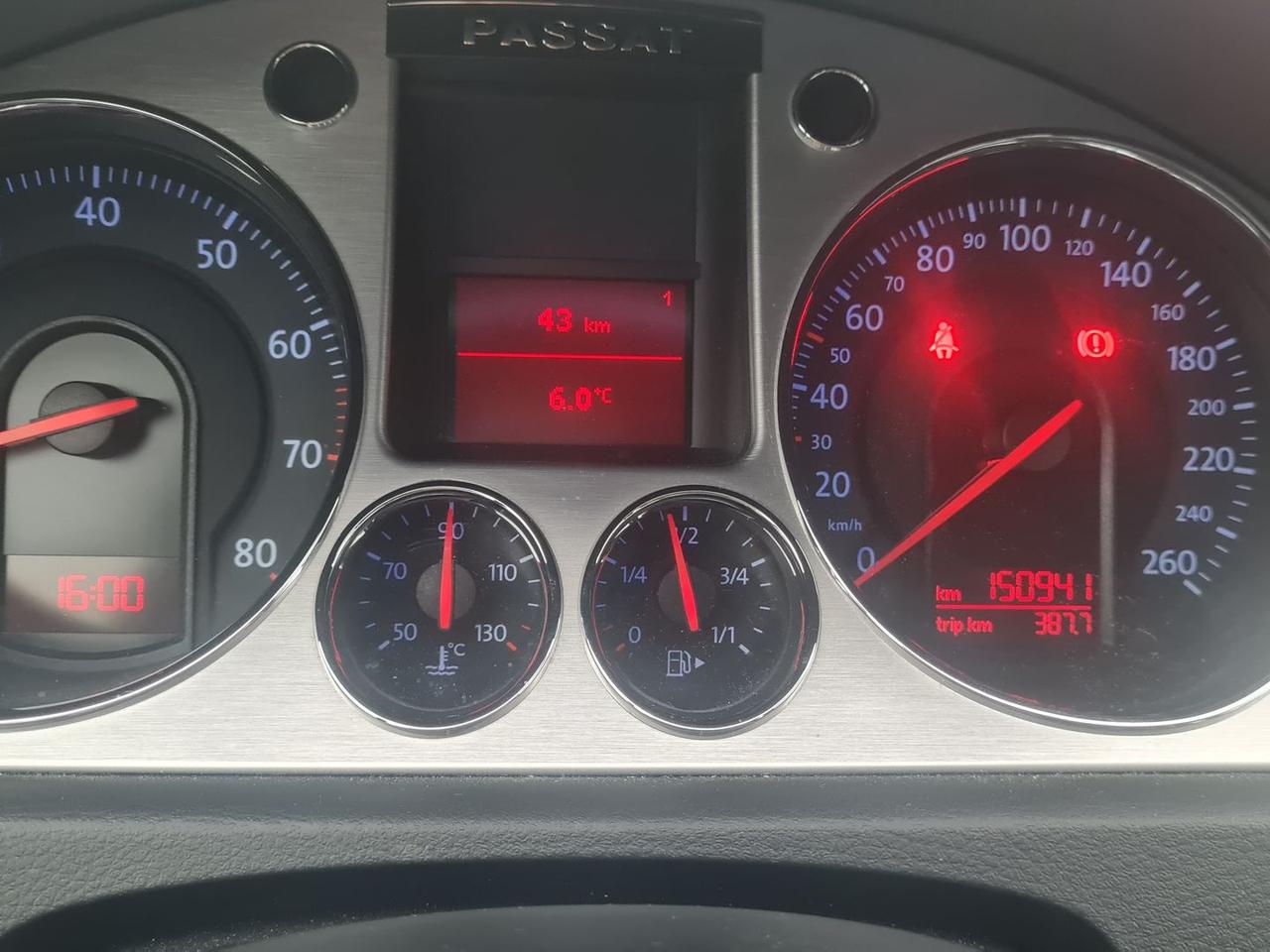 Volkswagen Passat 2.0 FSI Highline #8836