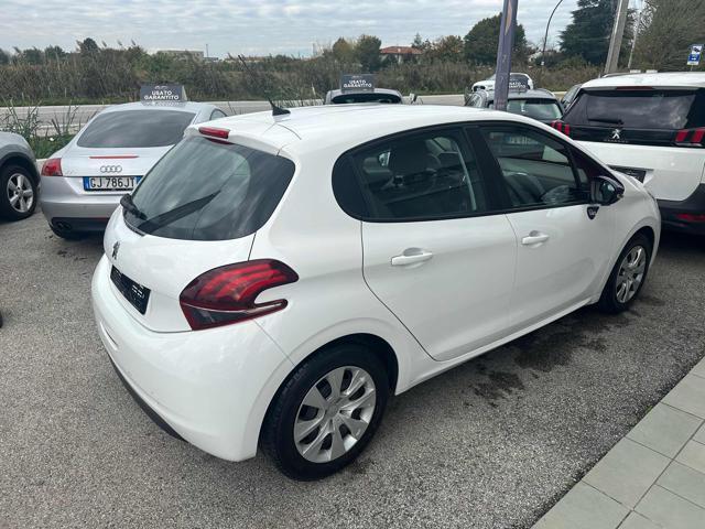 PEUGEOT 208 PureTech 1.2 Like