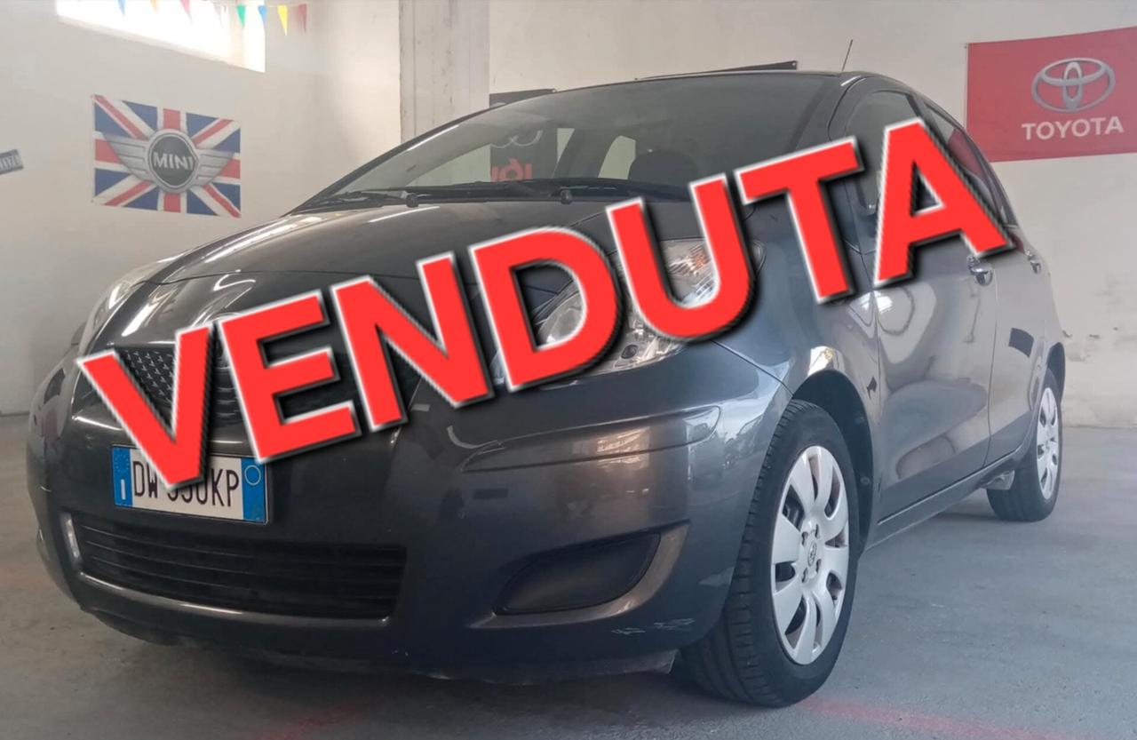 Toyota Yaris 1.0 5 porte