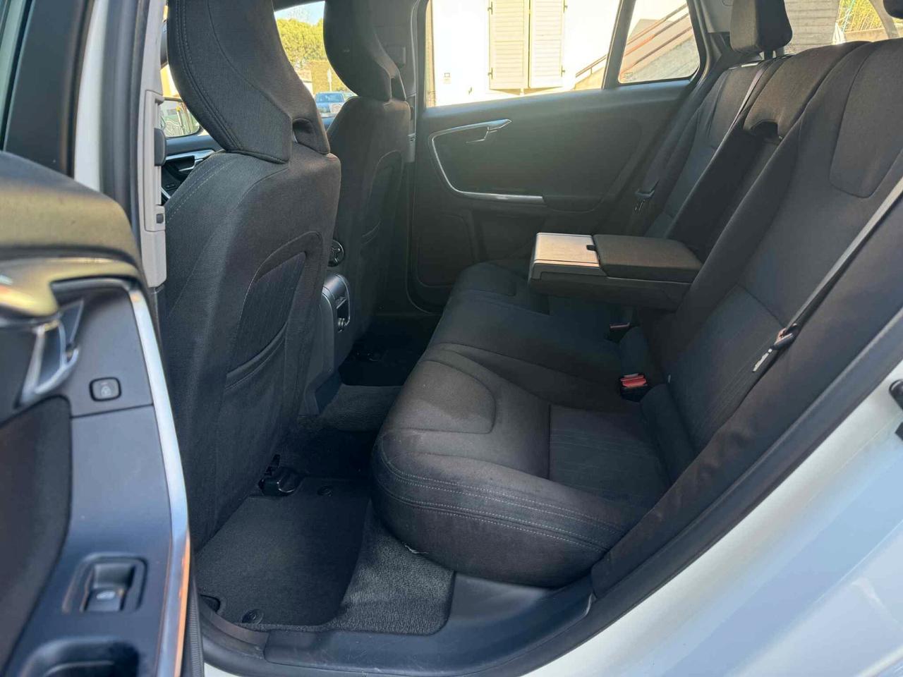 Volvo V60 D2 1.6 Powershift Ocean Race