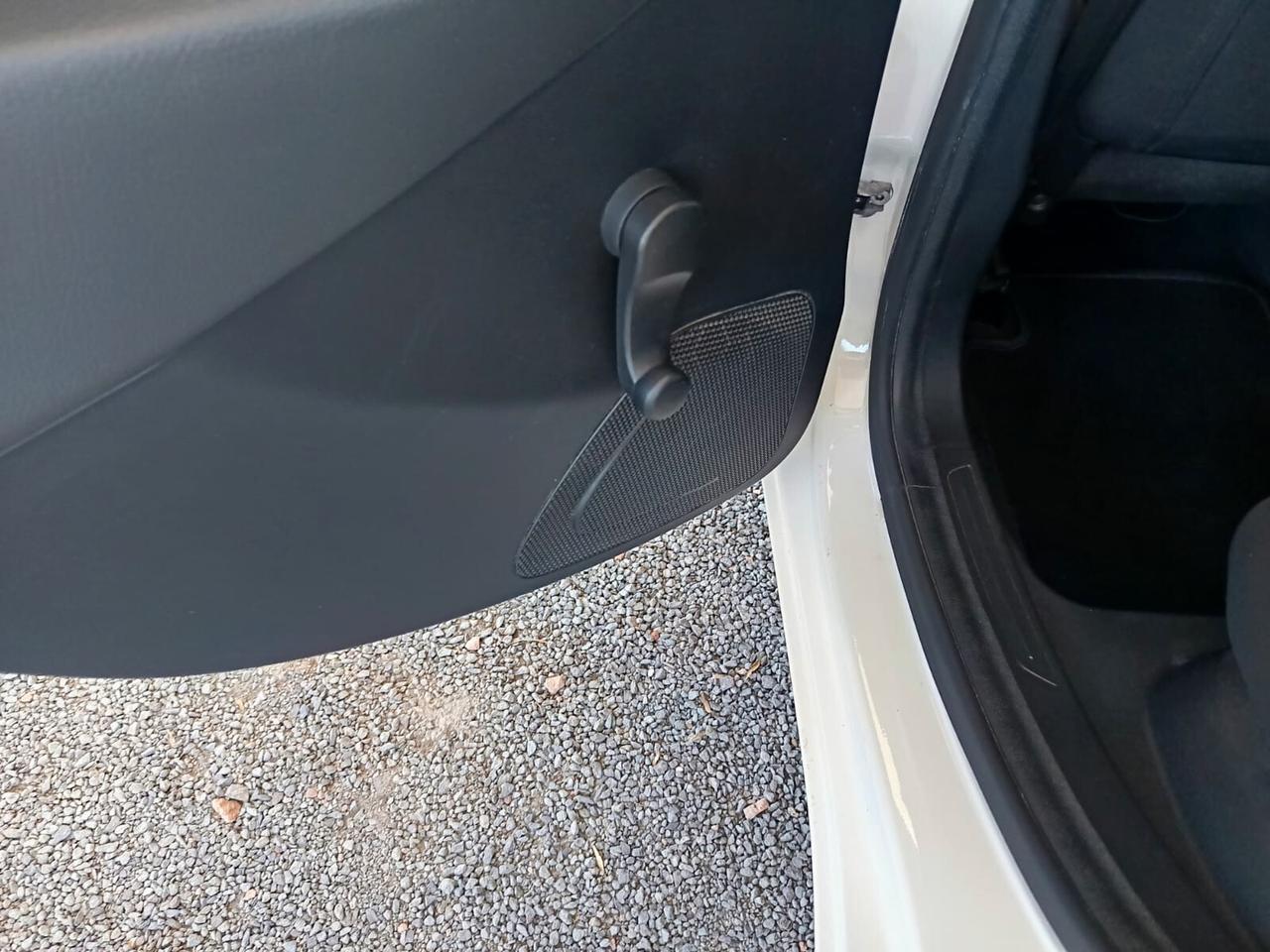 LANCIA YPSILON 2015 - 1.2 BENZINA OK NEOP. LB AUTOMOBILI