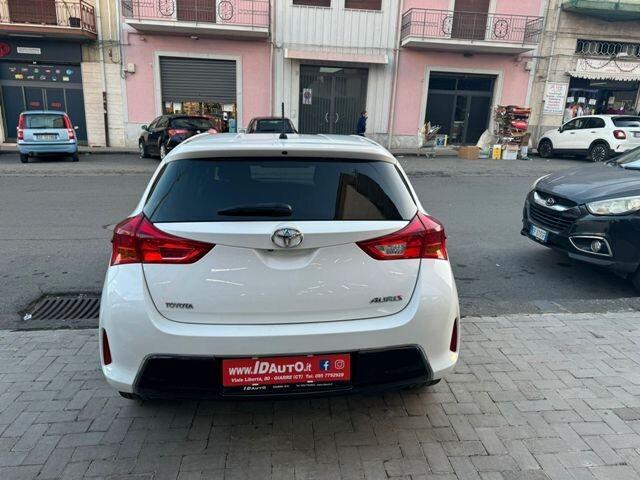 Toyota Auris 1.4 D-4D Lounge