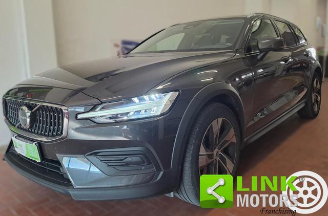 VOLVO V60 Cross Country 2.0 B4 D 211H 195 MHEV HYBRID PLUS AWD AUTOMATICA