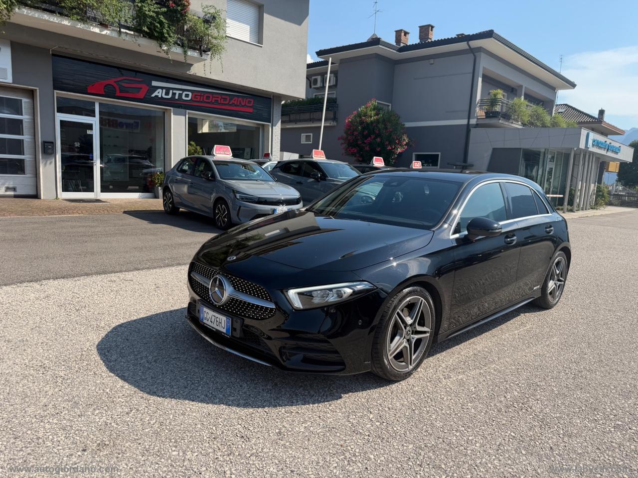 MERCEDES-BENZ A 160 Premium AMG LINE