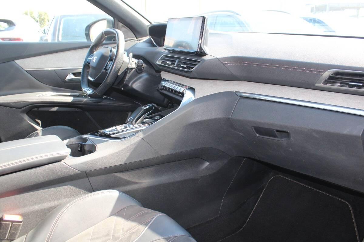 Peugeot 3008 II 1.5 bluehdi GT Pack 130cv eat8 Con TETTO APRIBILE