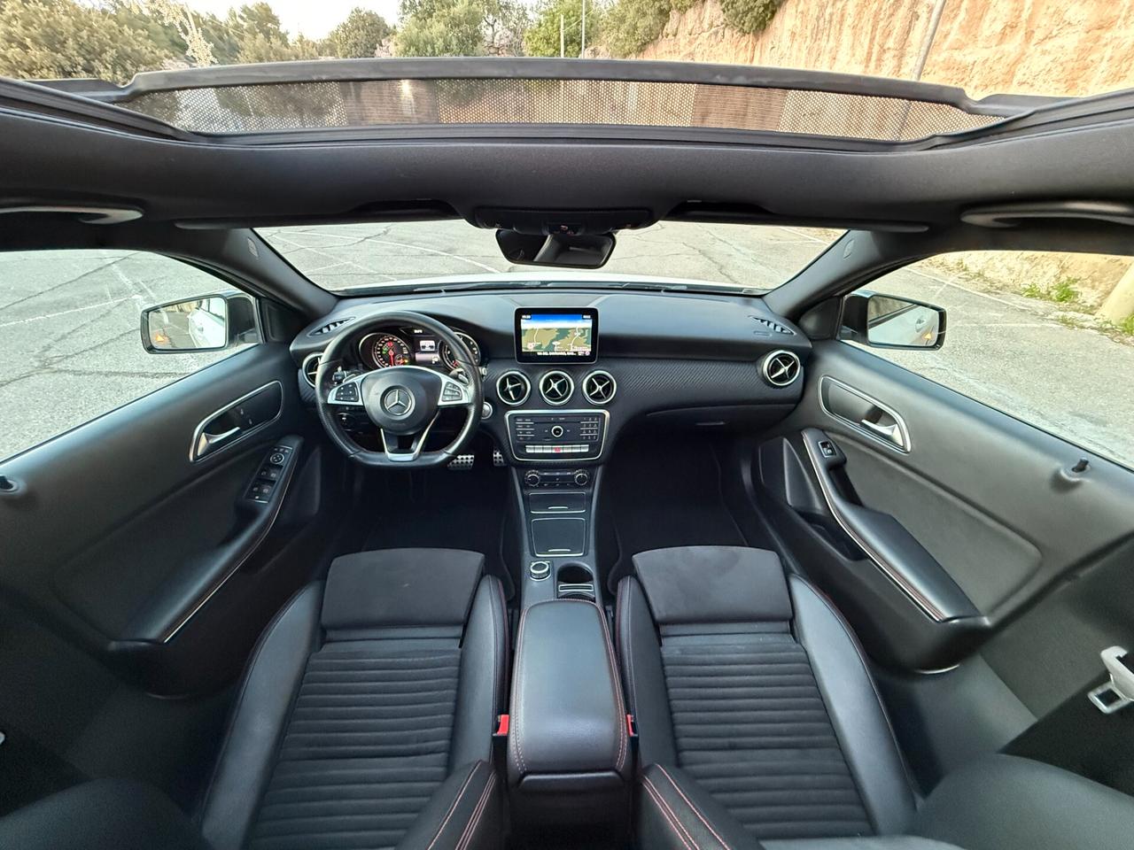 Mercedes A 200 136 CV Premium/NIGHT EDITION/TETTO