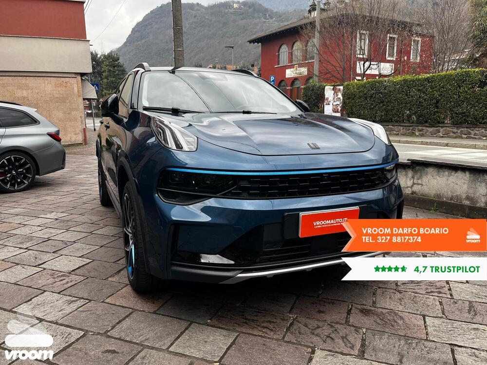 LYNK&CO 01 01 PHEV