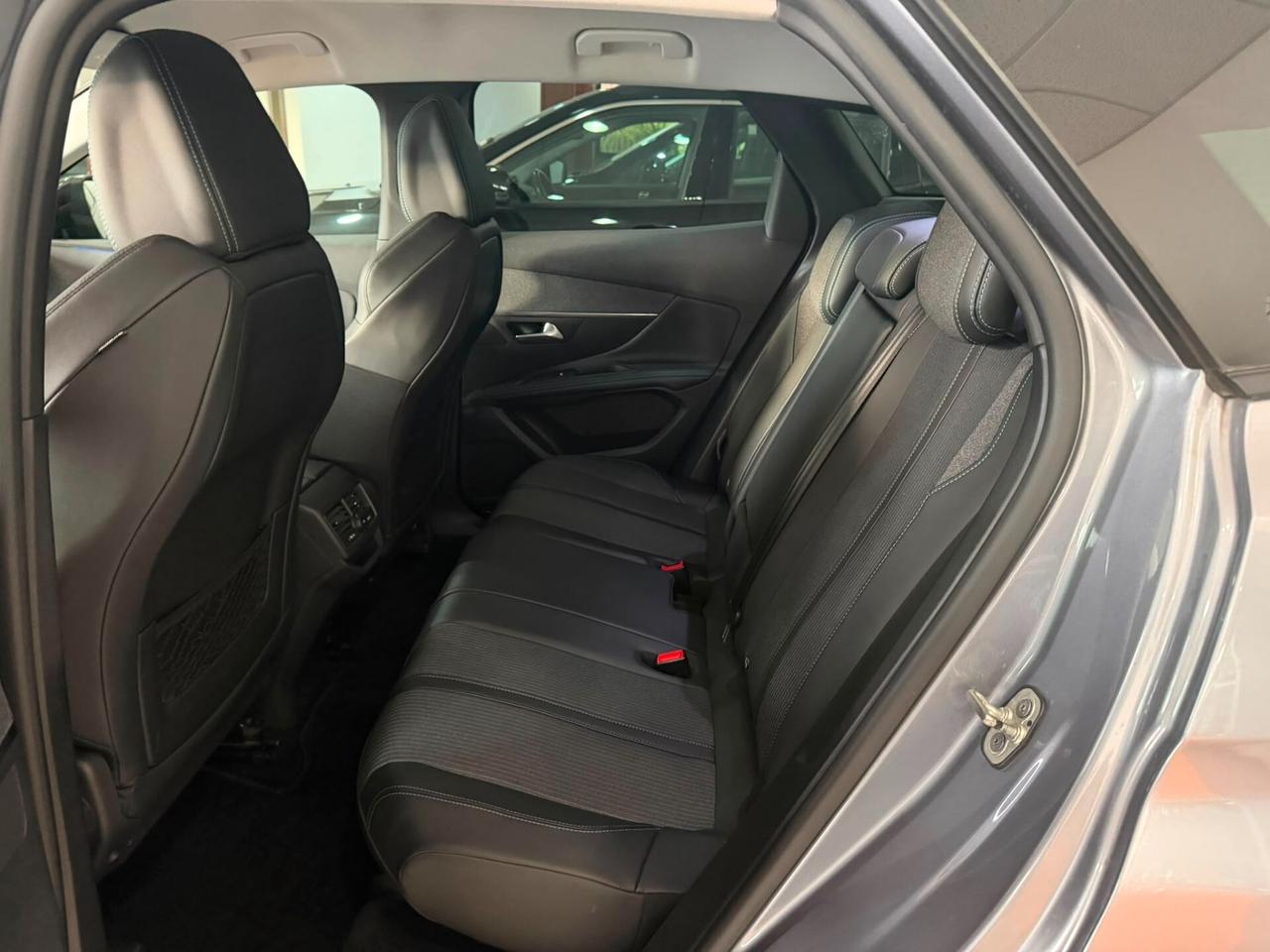 Peugeot 3008 BlueHDi 130 S&S EAT8 Allure Pack