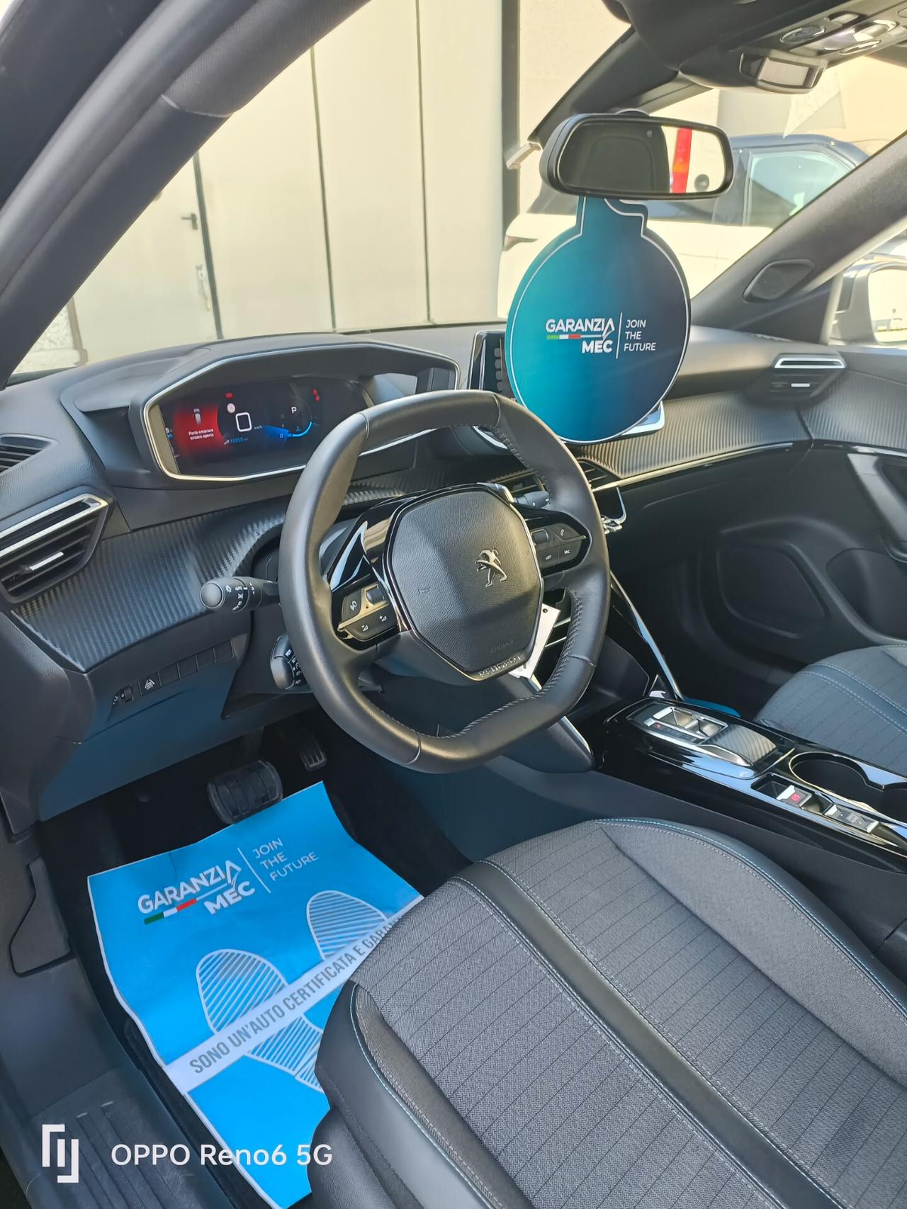 Peugeot 2008 BlueHDi 130 S&S EAT8 Allure