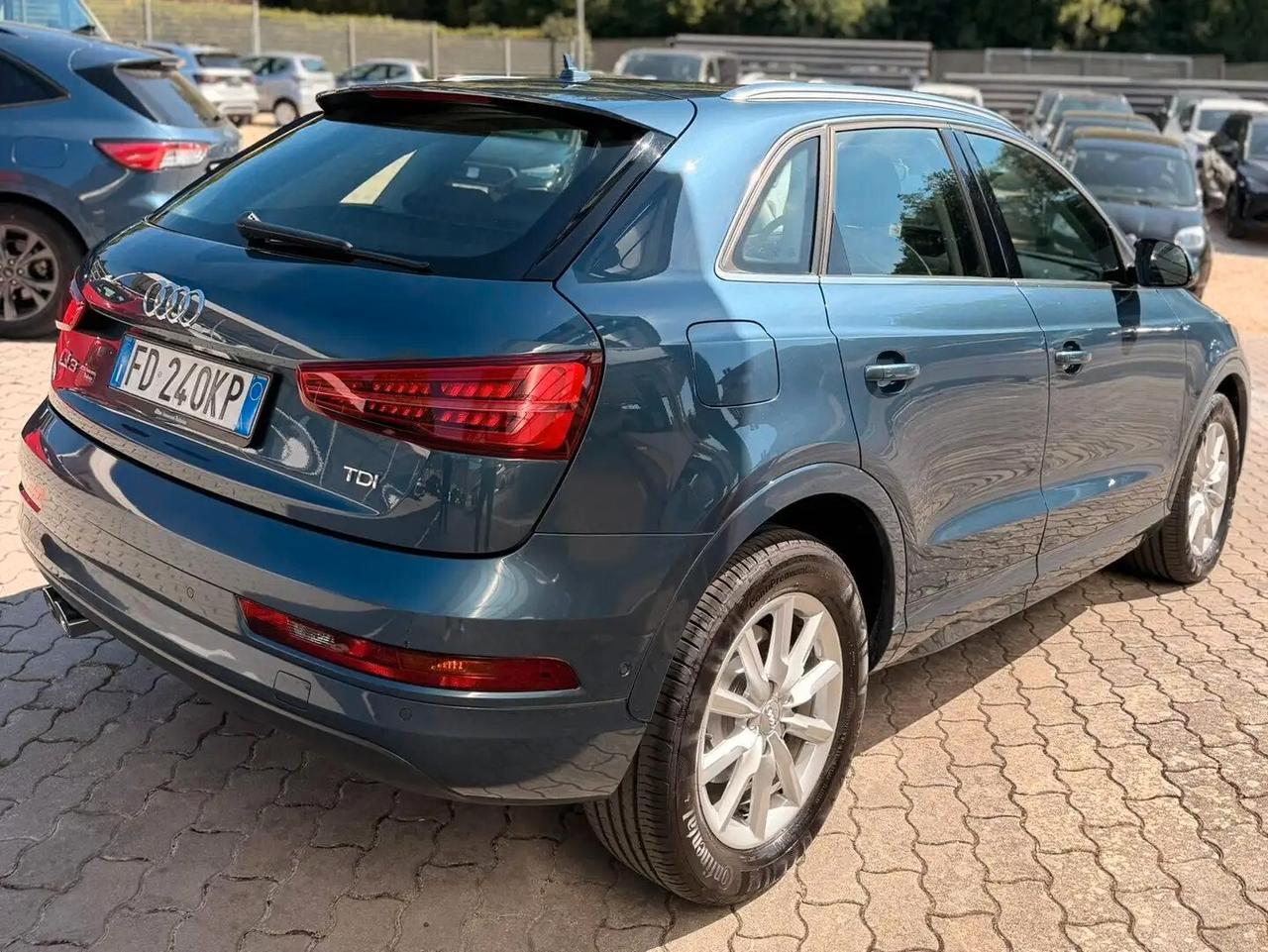 Audi Q3 2.0 TDI 120 CV Business