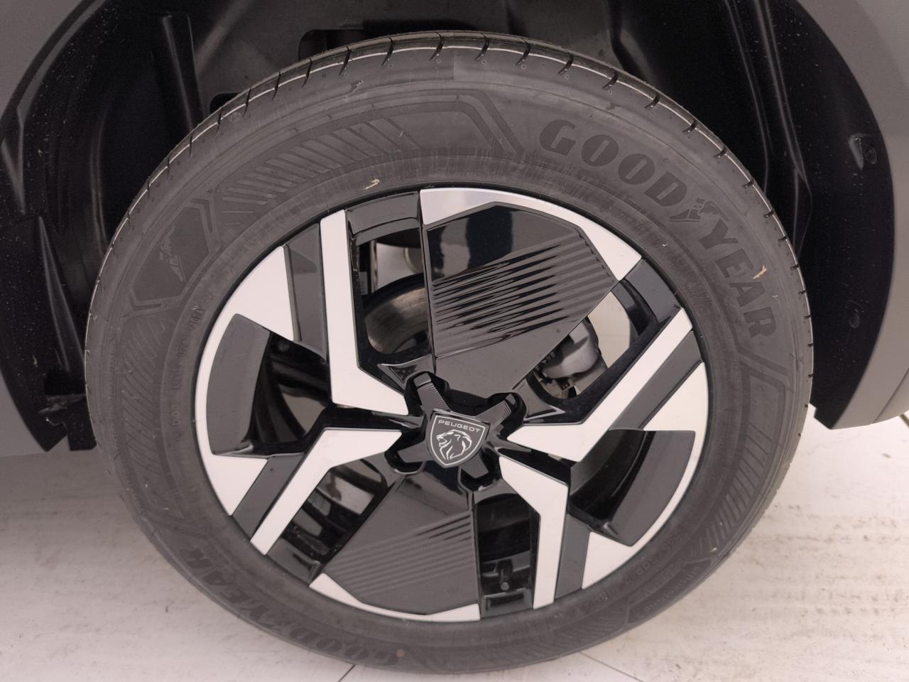 PEUGEOT 2008 Allure PureTech 100 S&S