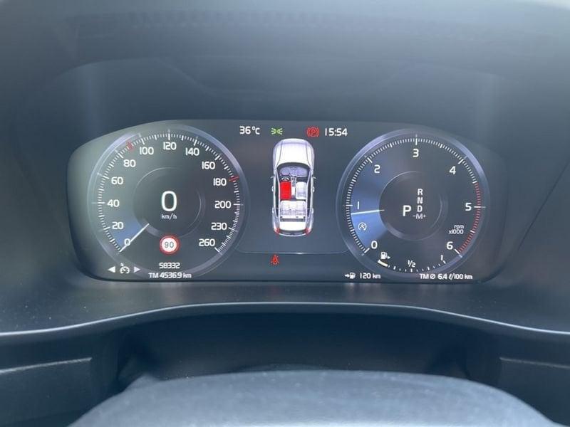 Volvo XC40 2.0 D3 MOMENTUM PRO AUTO MY21