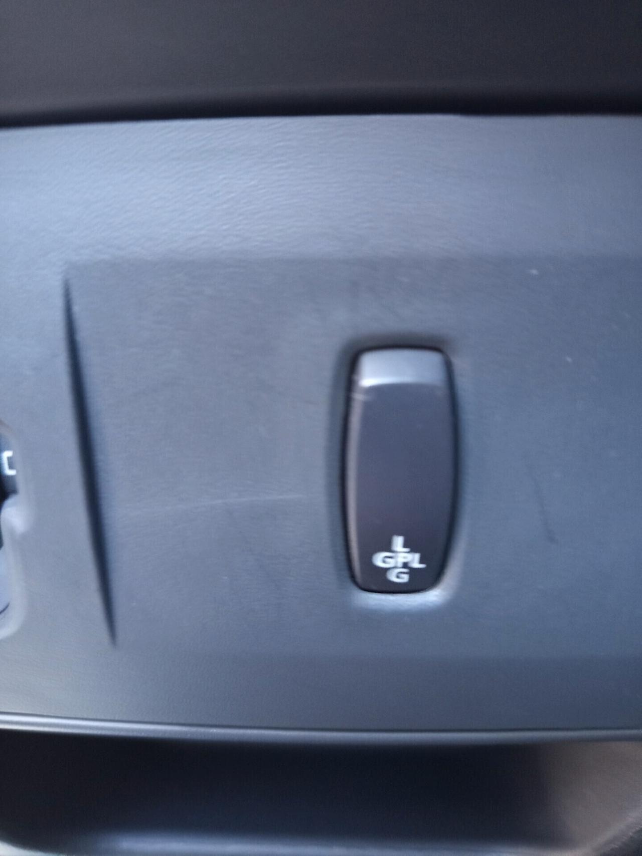 Renault Clio Storia 1.2 5 porte GPL Confort