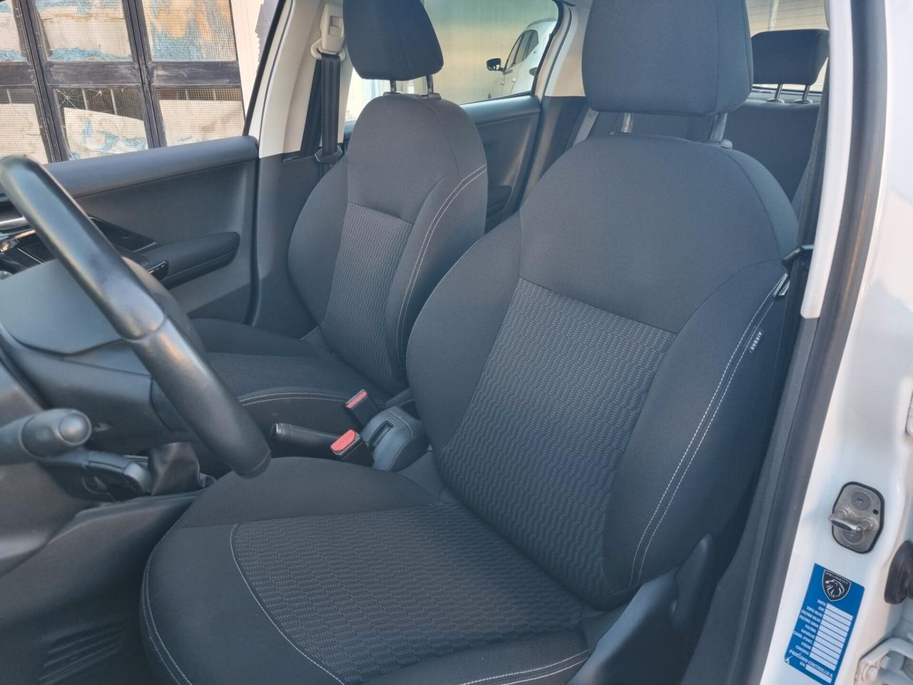 Peugeot 208 PureTech 82 5 porte Allure