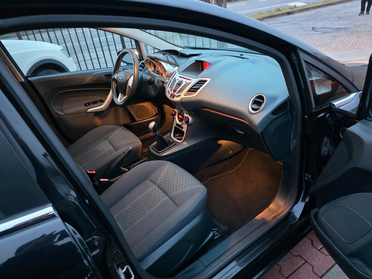Ford Fiesta 1.2B unico proprietario garantita 12M