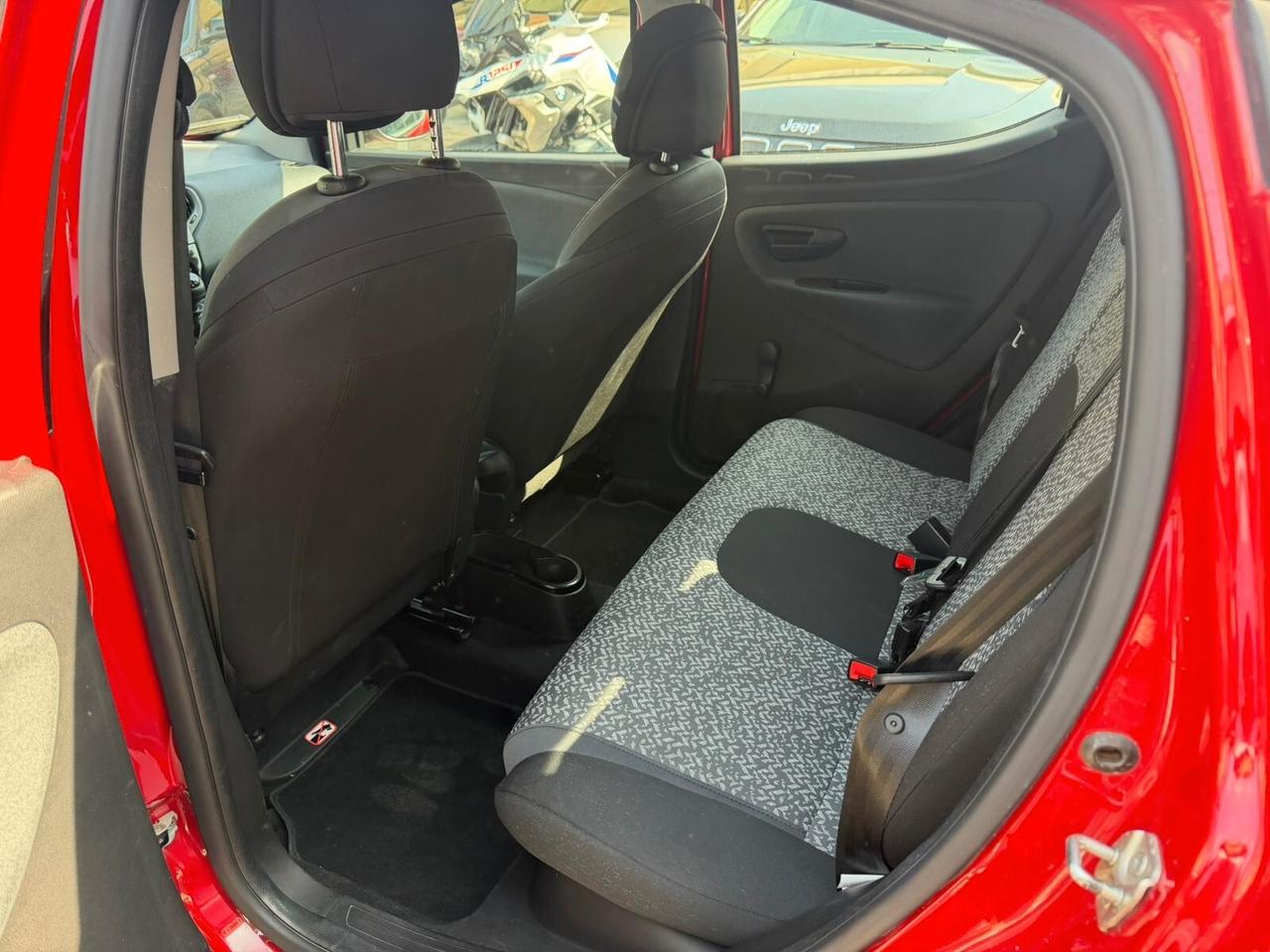 Lancia Ypsilon 1.0 FireFly 5 porte S&S Hybrid Ecochic UnYca