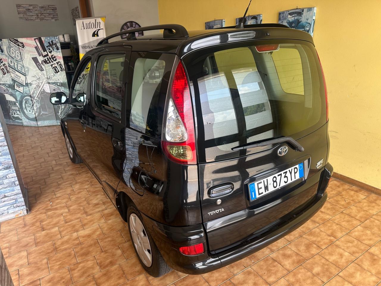 Toyota Yaris Verso 1.3benz. Cambio Automatico