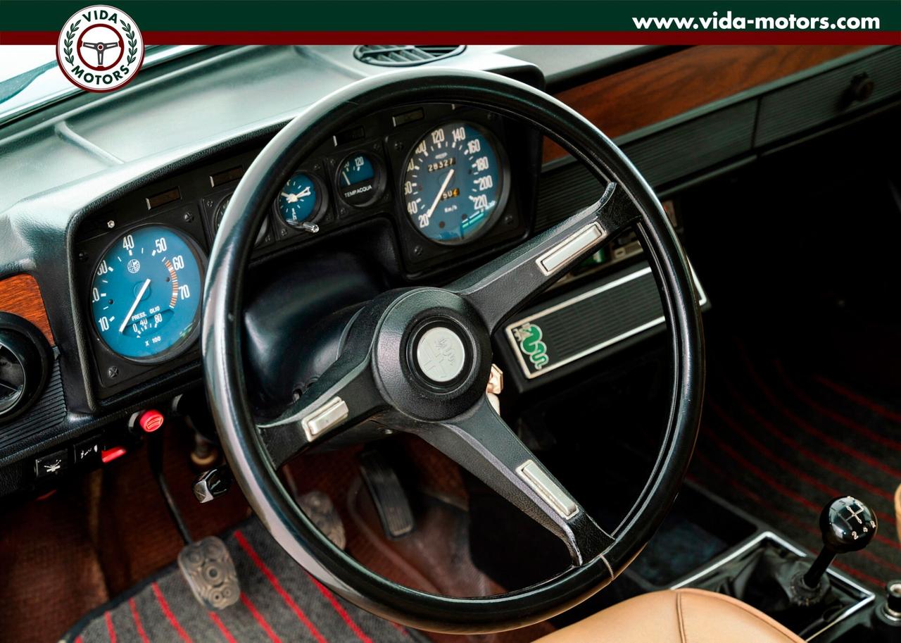 Alfa Romeo Alfetta 1.8 * 28.000 KM * OTTIMO CONSERVATO * LIBRETTO ORIGINALE