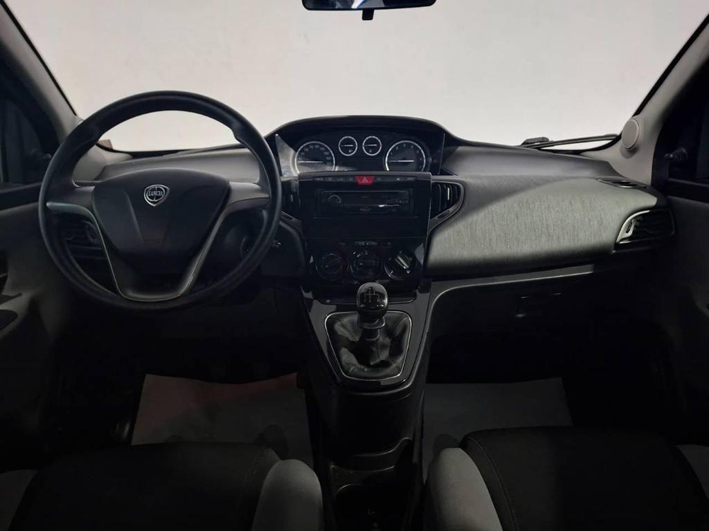 Lancia Ypsilon 5 Porte 1.2 Silver
