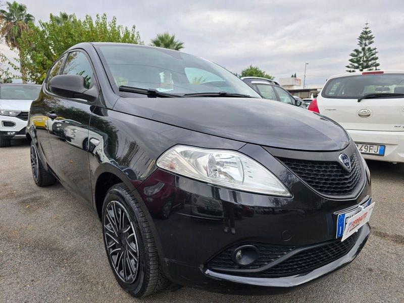 Lancia Ypsilon 1.2 69 CV 5 porte+ GPL Ecochic Gold