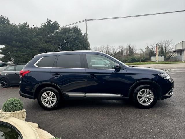 Mitsubishi Outlander 2.2 DI-D 4WD Intense