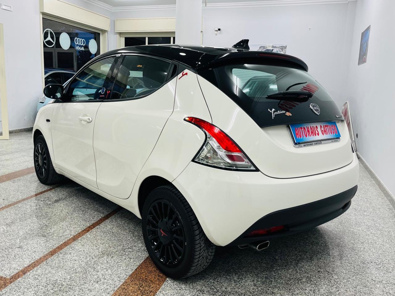 Lancia Ypsilon 1.3 MJT 95 CV Black Edition anno 2014