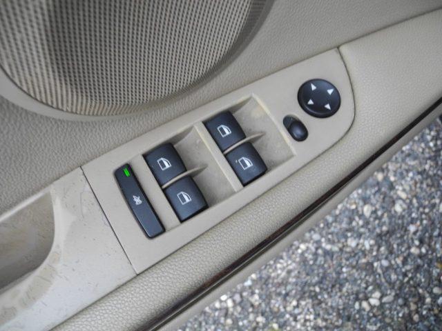 BMW 320 i Touring - PELLE - TETTO APRIBILE - LEGGERE NOTE