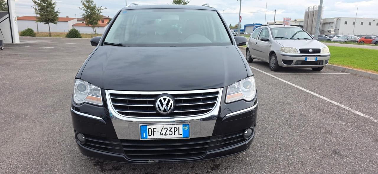 Volkswagen Touran 2.0 16V TDI Highline 5 posti neop